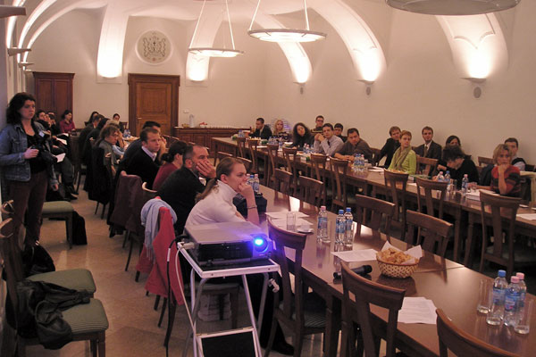 Fideszvalsg. Conference on 14 October 2005. Eager attention.